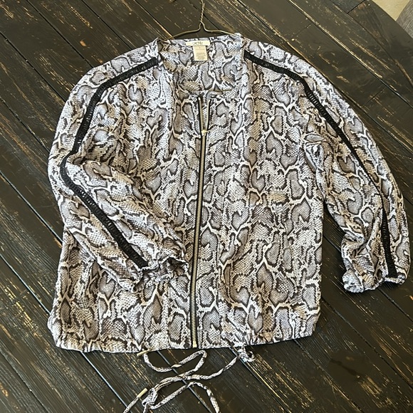 CACHE pant set size 0 top size 12 bottoms. - Picture 2 of 6